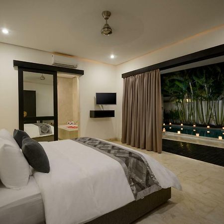 Villa Maharani Seminyak Esterno foto