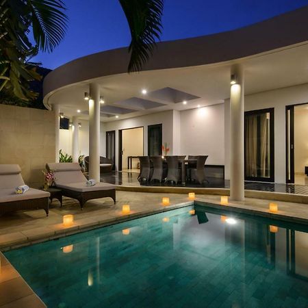 Villa Maharani Seminyak Esterno foto